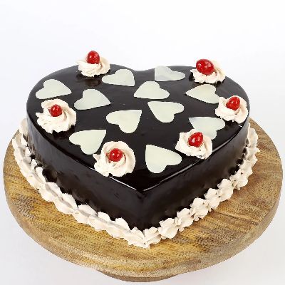 Chocolatey Hearts Cream Cake