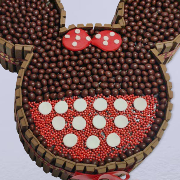  Mega Mickey Mouse Kitkat Cake