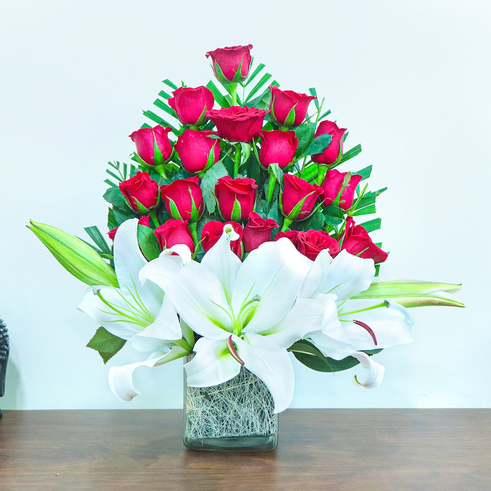  Exhilarating Roses and Lilies