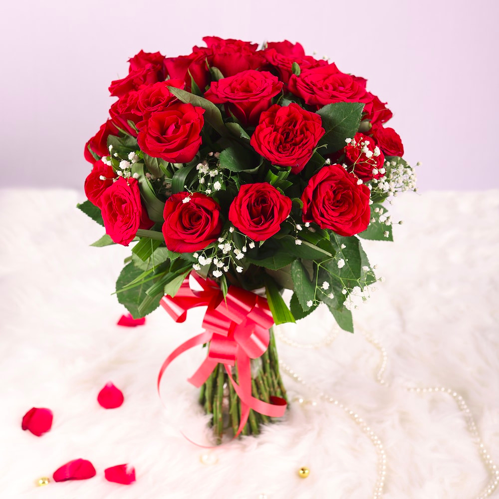  Scarlet Rose Bouquet