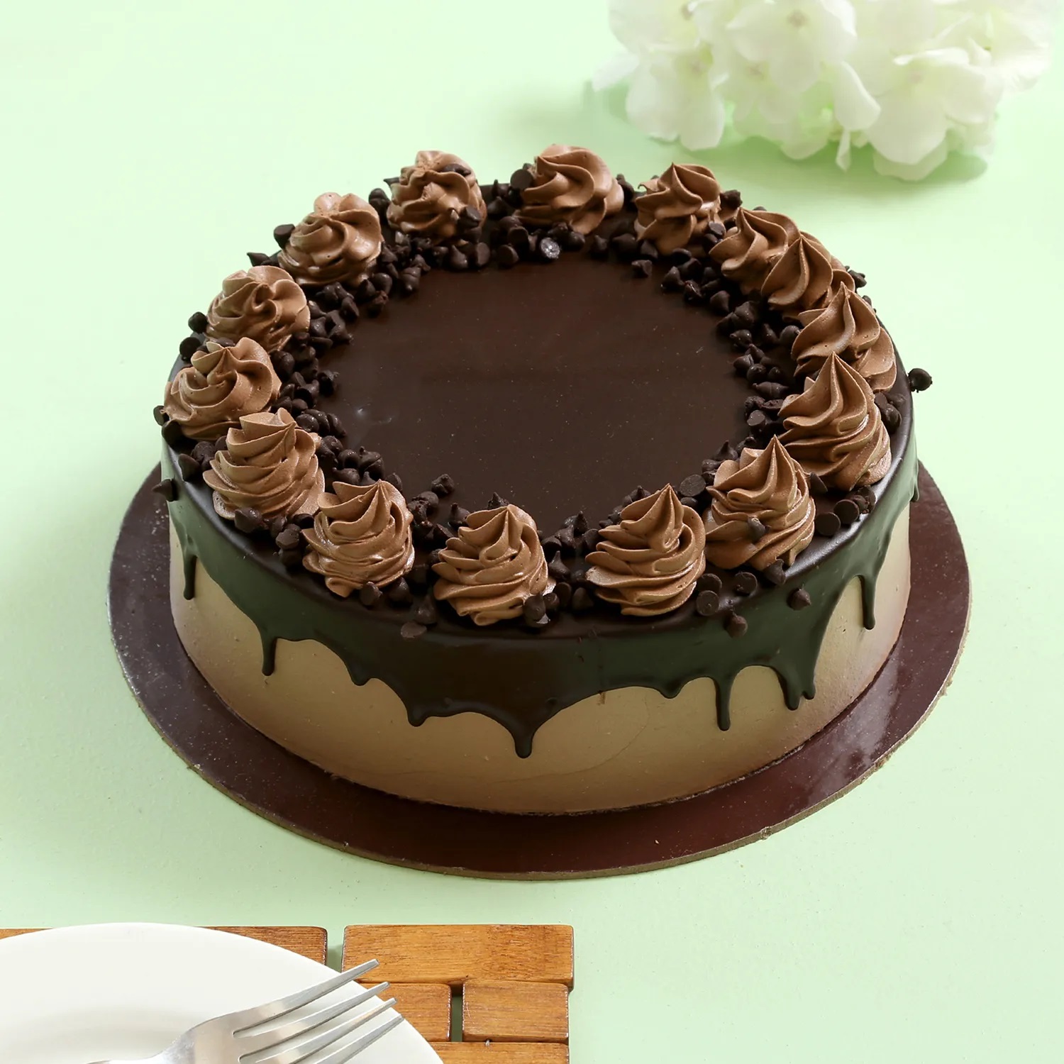  Cream Drop Chocolate Cake