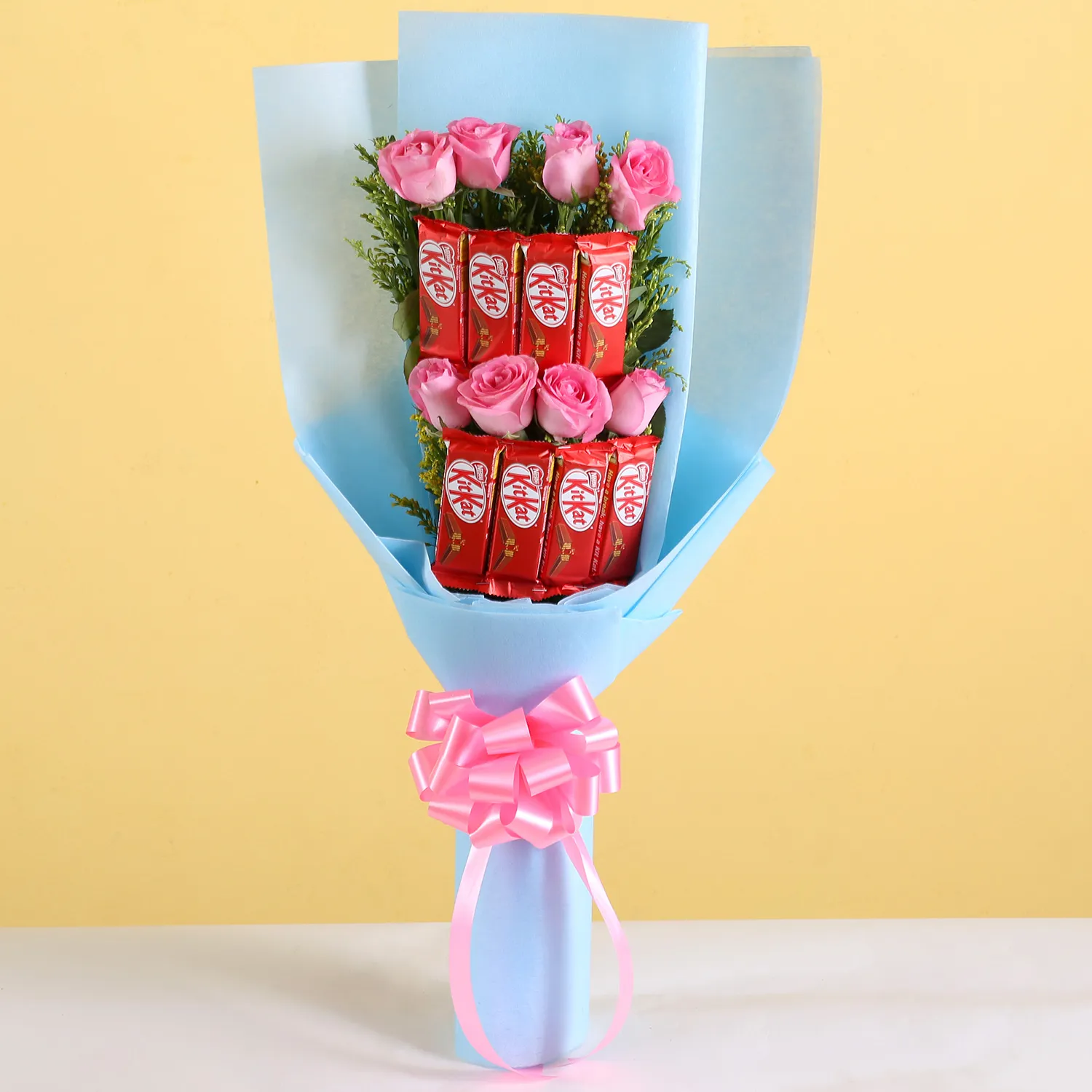  Pink Roses Bouquet & KitKat Combo