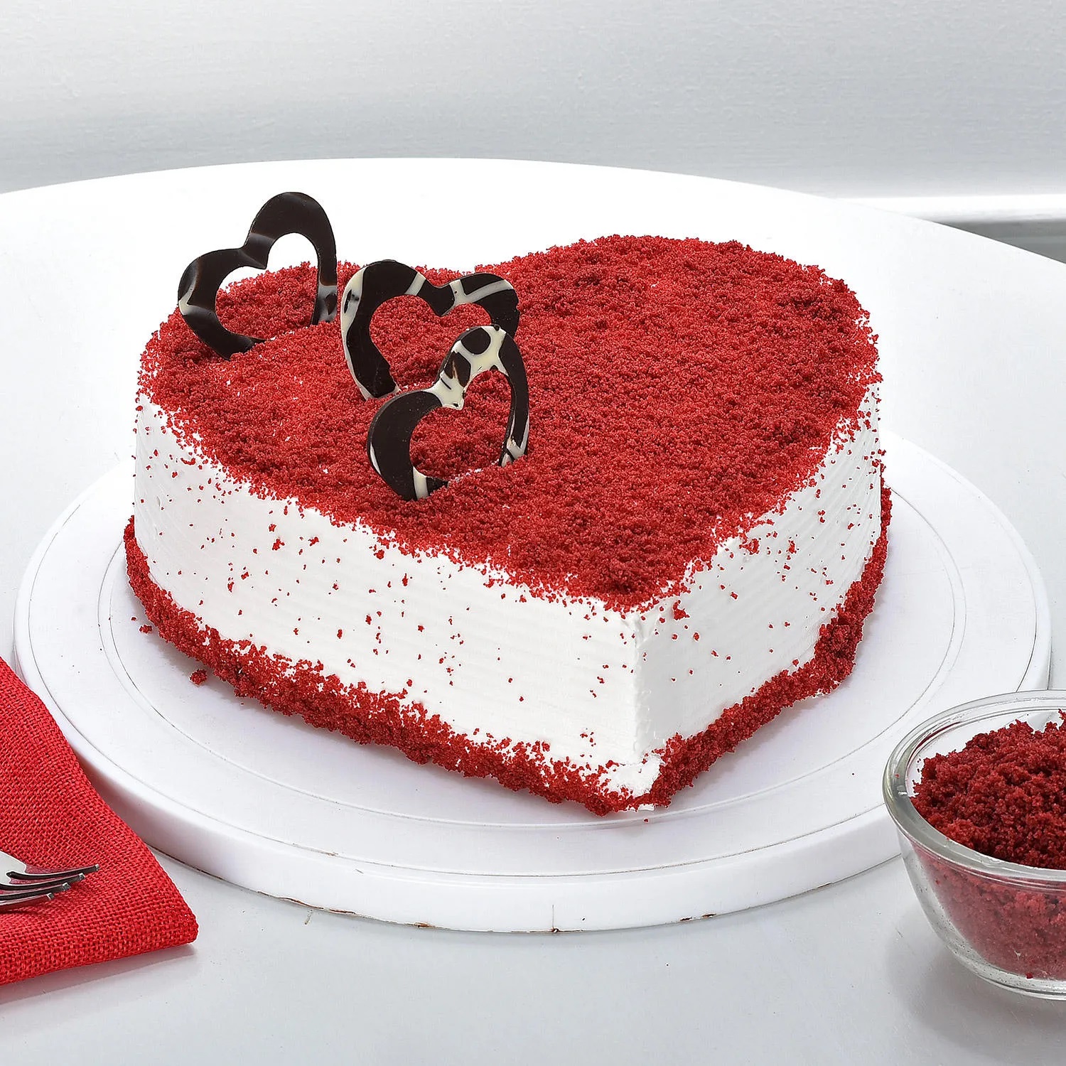  Red Velvet Heart Cake