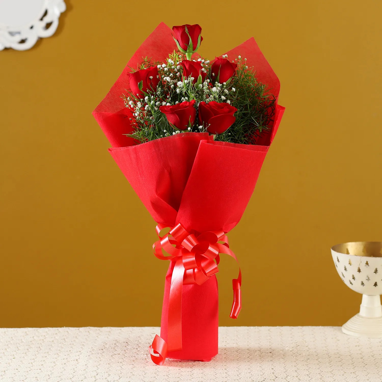  Vivid Love Red Roses Bouquet